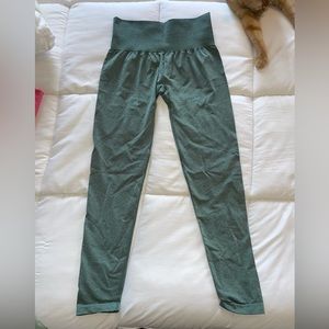 NVGTN Forest Green Leggings size M
